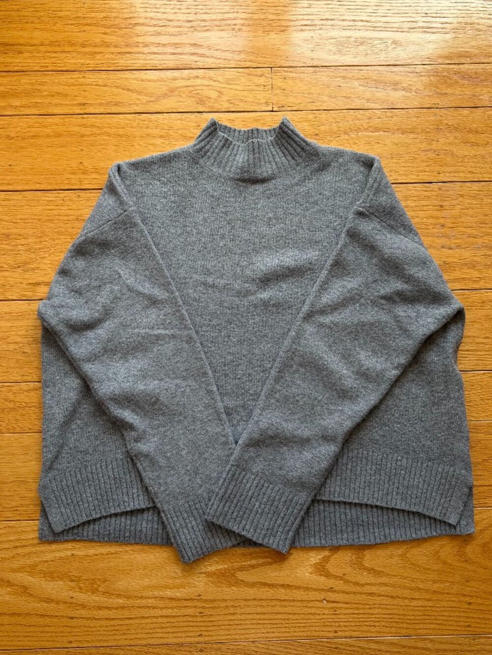 Uniqlo Gray Souffle Yarn Mock Neck Sweater Medium